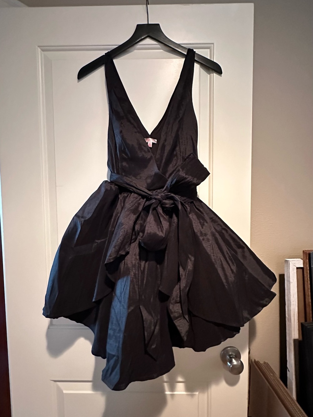 Flirty Black V-Neck Tiered Mini Dress with Waist Tie - Picture 2 of 4